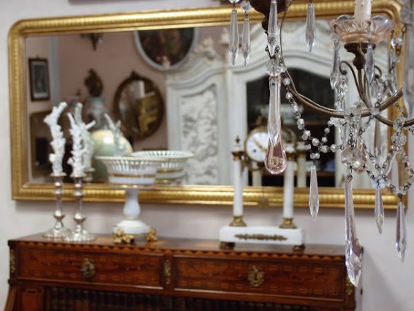 vecchio, antico, antica, antichita, antichità, antiques, ancient, mobile, mobili, credenza, armadio, libreria, tavolo, sedia, poltrona, cassettiera, scrivania, settimino, restauro, restaurato, restaurata, epoca, carlo x, secretaire, luigi filippo, biedermeier, impero, stile impero, cornice antica, specchiera, scrittoio, divano, intarsiato, comodino, comodini, napoleone III, orologio, lampadario, quadro, quadri, dipinto, dipinti, ribalta, meuble de metier, serrandina, ministeriale, farmacia, farmacista, shabby, dacapatura, laccato, vetrina, vetrinetta, etagere, banquette, panchetta, toyle de jouy, specchiera, poltroncina, letto, juke box, alzata, alzatina, lampada, candeliere, argento, servizio, servizi, porcellana, porcellane, inglese, inglesi, francia, francese, royal albert, zuppiera, teiera, tazza, tazzina, piatto, piatti, natale, regalo, brocca, brocche, biscottiera, lista nozze, vintage, bisto england, royal worcester, burriera, regina vittoria, idea regalo, idee regalo, richard, vittoriana, scatola, scatole, collezione, casa, arredo, interni, chic, salone, sala, cucina, country, originale, fatto a mano, orologio, orologi, oggetto, oggetti, alzata, alzatina, ritratto, ritratti, posate, paralume, design