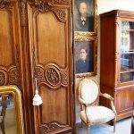 vecchio, antico, antica, antichita, antichità, antiques, ancient, mobile, mobili, credenza, armadio, libreria, tavolo, sedia, poltrona, cassettiera, scrivania, settimino, restauro, restaurato, restaurata, epoca, carlo x, secretaire, luigi filippo, biedermeier, impero, stile impero, cornice antica, specchiera, scrittoio, divano, intarsiato, comodino, comodini, napoleone III, orologio, lampadario, quadro, quadri, dipinto, dipinti, ribalta, meuble de metier, serrandina, ministeriale, farmacia, farmacista, shabby, dacapatura, laccato, vetrina, vetrinetta, etagere, banquette, panchetta, toyle de jouy, specchiera, poltroncina, letto, juke box, alzata, alzatina, lampada, candeliere, argento, servizio, servizi, porcellana, porcellane, inglese, inglesi, francia, francese, royal albert, zuppiera, teiera, tazza, tazzina, piatto, piatti, natale, regalo, brocca, brocche, biscottiera, lista nozze, vintage, bisto england, royal worcester, burriera, regina vittoria, idea regalo, idee regalo, richard, vittoriana, scatola, scatole, collezione, casa, arredo, interni, chic, salone, sala, cucina, country, originale, fatto a mano, orologio, orologi, oggetto, oggetti, alzata, alzatina, ritratto, ritratti, posate, paralume, design