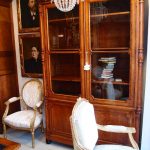 vecchio, antico, antica, antichita, antichità, antiques, ancient, mobile, mobili, credenza, armadio, libreria, tavolo, sedia, poltrona, cassettiera, scrivania, settimino, restauro, restaurato, restaurata, epoca, carlo x, secretaire, luigi filippo, biedermeier, impero, stile impero, cornice antica, specchiera, scrittoio, divano, intarsiato, comodino, comodini, napoleone III, orologio, lampadario, quadro, quadri, dipinto, dipinti, ribalta, meuble de metier, serrandina, ministeriale, farmacia, farmacista, shabby, dacapatura, laccato, vetrina, vetrinetta, etagere, banquette, panchetta, toyle de jouy, specchiera, poltroncina, letto, juke box, alzata, alzatina, lampada, candeliere, argento, servizio, servizi, porcellana, porcellane, inglese, inglesi, francia, francese, royal albert, zuppiera, teiera, tazza, tazzina, piatto, piatti, natale, regalo, brocca, brocche, biscottiera, lista nozze, vintage, bisto england, royal worcester, burriera, regina vittoria, idea regalo, idee regalo, richard, vittoriana, scatola, scatole, collezione, casa, arredo, interni, chic, salone, sala, cucina, country, originale, fatto a mano, orologio, orologi, oggetto, oggetti, alzata, alzatina, ritratto, ritratti, posate, paralume, design