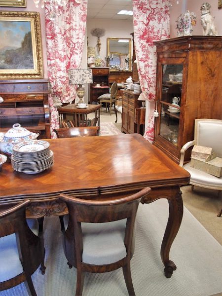 vecchio, antico, antica, antichita, antichità, antiques, ancient, mobile, mobili, credenza, armadio, libreria, tavolo, sedia, poltrona, cassettiera, scrivania, settimino, restauro, restaurato, restaurata, epoca, carlo x, secretaire, luigi filippo, biedermeier, impero, stile impero, cornice antica, specchiera, scrittoio, divano, intarsiato, comodino, comodini, napoleone III, orologio, lampadario, quadro, quadri, dipinto, dipinti, ribalta, meuble de metier, serrandina, ministeriale, farmacia, farmacista, shabby, dacapatura, laccato, vetrina, vetrinetta, etagere, banquette, panchetta, toyle de jouy, specchiera, poltroncina, letto, juke box, alzata, alzatina, lampada, candeliere, argento, servizio, servizi, porcellana, porcellane, inglese, inglesi, francia, francese, royal albert, zuppiera, teiera, tazza, tazzina, piatto, piatti, natale, regalo, brocca, brocche, biscottiera, lista nozze, vintage, bisto england, royal worcester, burriera, regina vittoria, idea regalo, idee regalo, richard, vittoriana, scatola, scatole, collezione, casa, arredo, interni, chic, salone, sala, cucina, country, originale, fatto a mano, orologio, orologi, oggetto, oggetti, alzata, alzatina, ritratto, ritratti, posate, paralume, design