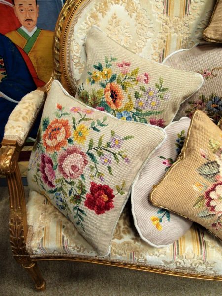 vecchio, antico, antica, antichita, antichità, antiques, ancient, mobile, mobili, credenza, armadio, libreria, tavolo, sedia, poltrona, cassettiera, scrivania, settimino, restauro, restaurato, restaurata, epoca, carlo x, secretaire, luigi filippo, biedermeier, impero, stile impero, cornice antica, specchiera, scrittoio, divano, intarsiato, comodino, comodini, napoleone III, orologio, lampadario, quadro, quadri, dipinto, dipinti, ribalta, meuble de metier, serrandina, ministeriale, farmacia, farmacista, shabby, dacapatura, laccato, vetrina, vetrinetta, etagere, banquette, panchetta, toyle de jouy, specchiera, poltroncina, letto, juke box, alzata, alzatina, lampada, candeliere, argento, servizio, servizi, porcellana, porcellane, inglese, inglesi, francia, francese, royal albert, zuppiera, teiera, tazza, tazzina, piatto, piatti, natale, regalo, brocca, brocche, biscottiera, lista nozze, vintage, bisto england, royal worcester, burriera, regina vittoria, idea regalo, idee regalo, richard, vittoriana, scatola, scatole, collezione, casa, arredo, interni, chic, salone, sala, cucina, country, originale, fatto a mano, orologio, orologi, oggetto, oggetti, alzata, alzatina, ritratto, ritratti, posate, paralume, design