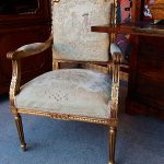 vecchio, antico, antica, antichita, antichità, antiques, ancient, mobile, mobili, credenza, armadio, libreria, tavolo, sedia, poltrona, cassettiera, scrivania, settimino, restauro, restaurato, restaurata, epoca, carlo x, secretaire, luigi filippo, biedermeier, impero, stile impero, cornice antica, specchiera, scrittoio, divano, intarsiato, comodino, comodini, napoleone III, orologio, lampadario, quadro, quadri, dipinto, dipinti, ribalta, meuble de metier, serrandina, ministeriale, farmacia, farmacista, shabby, dacapatura, laccato, vetrina, vetrinetta, etagere, banquette, panchetta, toyle de jouy, specchiera, poltroncina, letto, juke box, alzata, alzatina, lampada, candeliere, argento, servizio, servizi, porcellana, porcellane, inglese, inglesi, francia, francese, royal albert, zuppiera, teiera, tazza, tazzina, piatto, piatti, natale, regalo, brocca, brocche, biscottiera, lista nozze, vintage, bisto england, royal worcester, burriera, regina vittoria, idea regalo, idee regalo, richard, vittoriana, scatola, scatole, collezione, casa, arredo, interni, chic, salone, sala, cucina, country, originale, fatto a mano, orologio, orologi, oggetto, oggetti, alzata, alzatina, ritratto, ritratti, posate, paralume, design