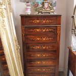 vecchio, antico, antica, antichita, antichità, antiques, ancient, mobile, mobili, credenza, armadio, libreria, tavolo, sedia, poltrona, cassettiera, scrivania, settimino, restauro, restaurato, restaurata, epoca, carlo x, secretaire, luigi filippo, biedermeier, impero, stile impero, cornice antica, specchiera, scrittoio, divano, intarsiato, comodino, comodini, napoleone III, orologio, lampadario, quadro, quadri, dipinto, dipinti, ribalta, meuble de metier, serrandina, ministeriale, farmacia, farmacista, shabby, dacapatura, laccato, vetrina, vetrinetta, etagere, banquette, panchetta, toyle de jouy, specchiera, poltroncina, letto, juke box, alzata, alzatina, lampada, candeliere, argento, servizio, servizi, porcellana, porcellane, inglese, inglesi, francia, francese, royal albert, zuppiera, teiera, tazza, tazzina, piatto, piatti, natale, regalo, brocca, brocche, biscottiera, lista nozze, vintage, bisto england, royal worcester, burriera, regina vittoria, idea regalo, idee regalo, richard, vittoriana, scatola, scatole, collezione, casa, arredo, interni, chic, salone, sala, cucina, country, originale, fatto a mano, orologio, orologi, oggetto, oggetti, alzata, alzatina, ritratto, ritratti, posate, paralume, design